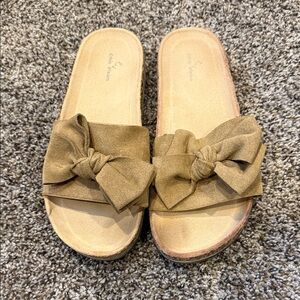 Women's Tan Bow Slide Sandals